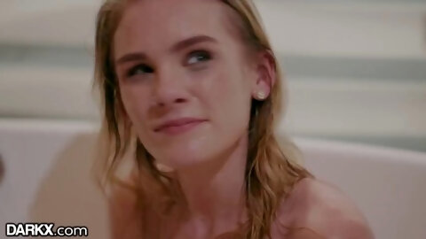 Petite Blonde Catches Her Ebony Boyfriend In The Bath - Xempire